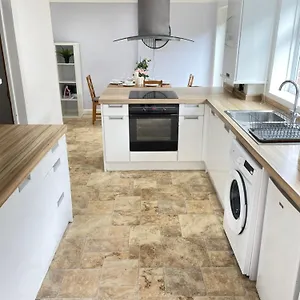 With Garden And 2x Parking Space Apartment Southampton