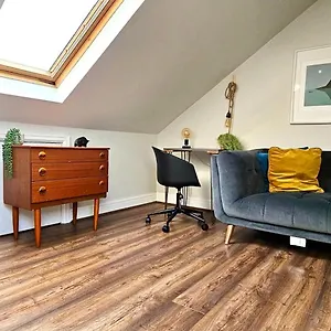 The Loft By Switchback Apartment